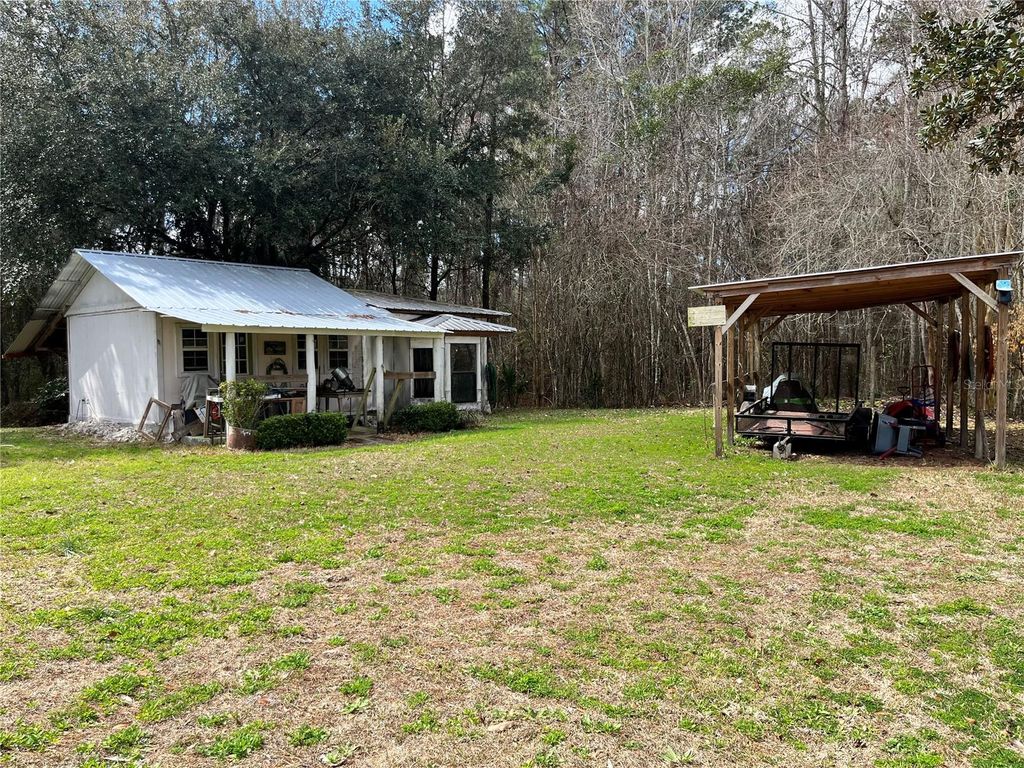 Image 17 of property listing at 5608 W COUNTY ROAD 240, Lake Butler, FL 32054