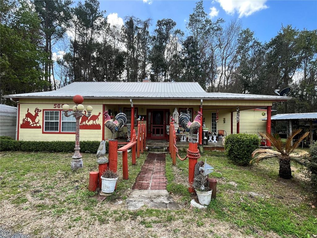 Image 5 of property listing at 5608 W COUNTY ROAD 240, Lake Butler, FL 32054