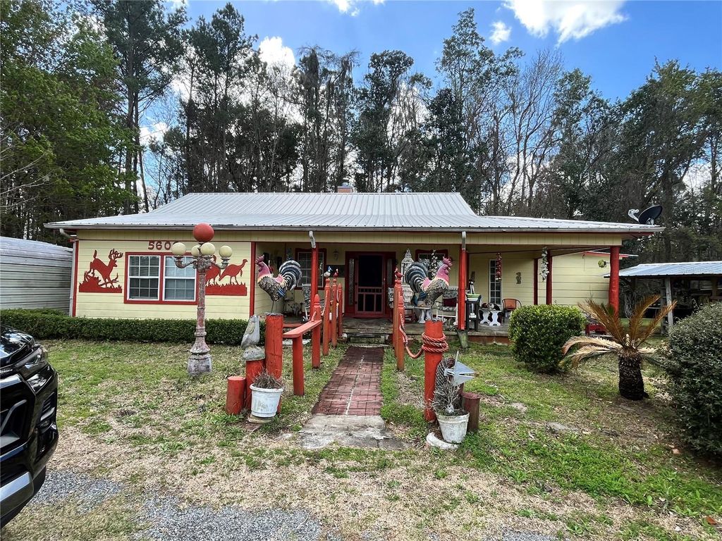 Image 6 of property listing at 5608 W COUNTY ROAD 240, Lake Butler, FL 32054