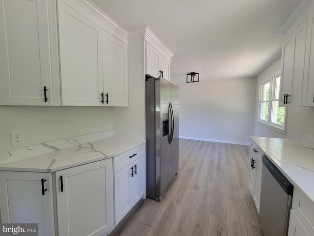 8202 W BUCKSHUTEM RD W, Millville, NJ 08332