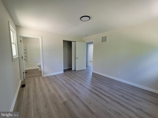 8202 W BUCKSHUTEM RD W, Millville, NJ 08332