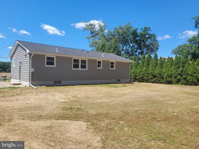 8202 W BUCKSHUTEM RD W, Millville, NJ 08332