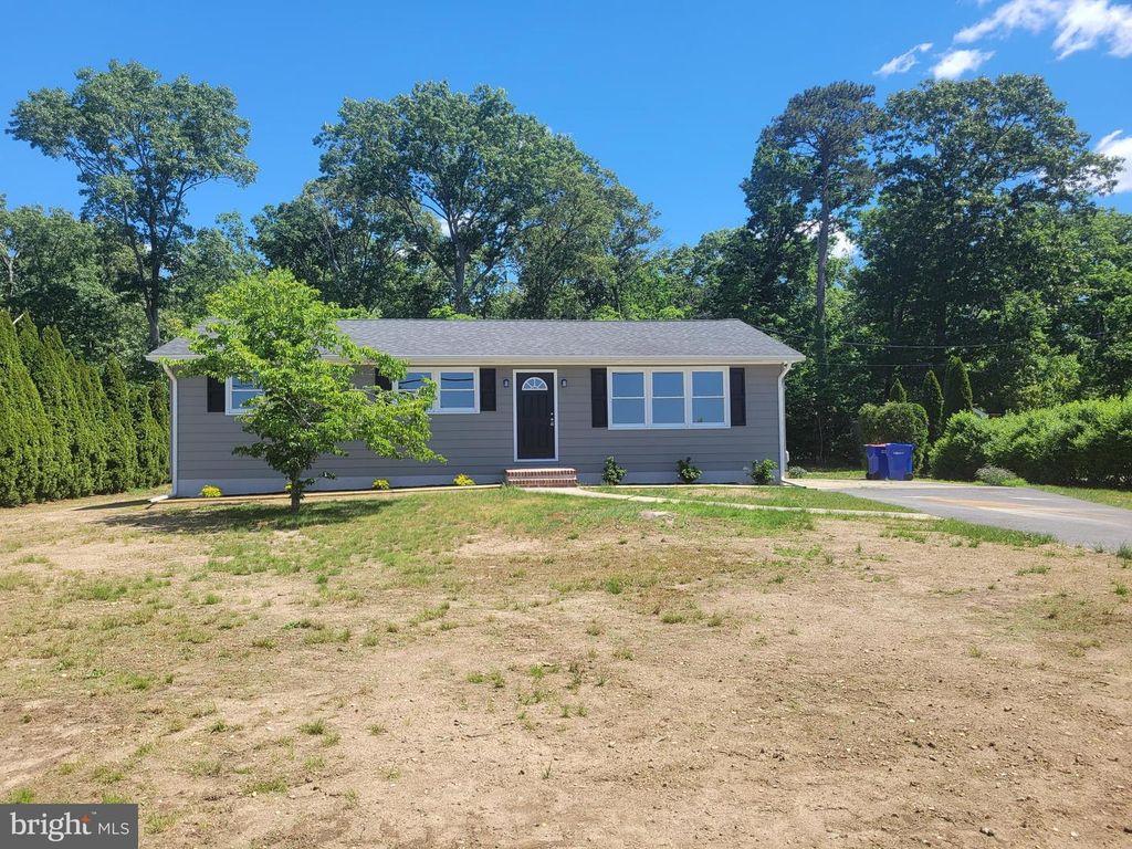8202 W BUCKSHUTEM RD W, Millville, NJ 08332