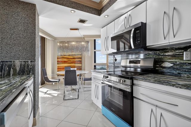 4000 Towerside Ter 1612, Miami, FL 33138