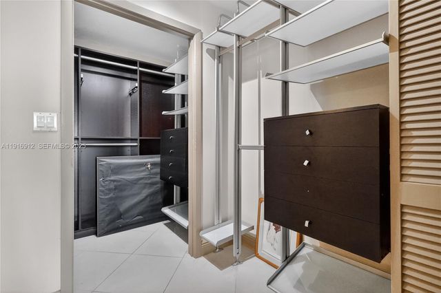 4000 Towerside Ter 1612, Miami, FL 33138