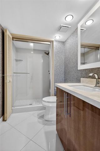 4000 Towerside Ter 1612, Miami, FL 33138