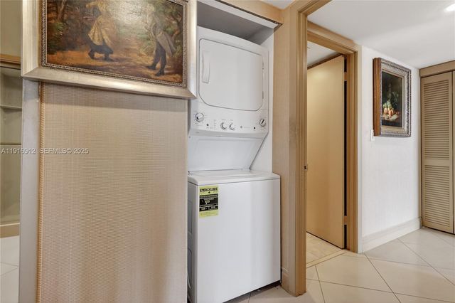 4000 Towerside Ter 1612, Miami, FL 33138