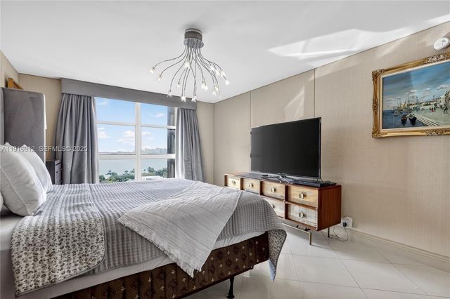 4000 Towerside Ter 1612, Miami, FL 33138