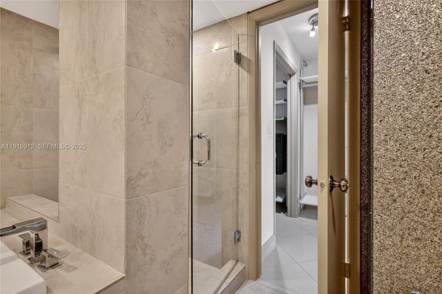 4000 Towerside Ter 1612, Miami, FL 33138