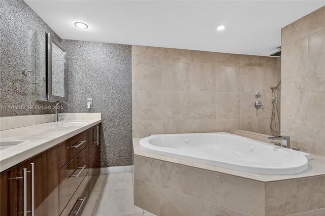 4000 Towerside Ter 1612, Miami, FL 33138