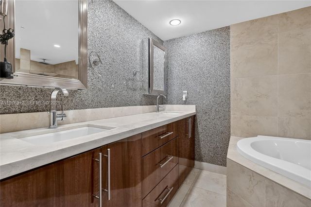 4000 Towerside Ter 1612, Miami, FL 33138