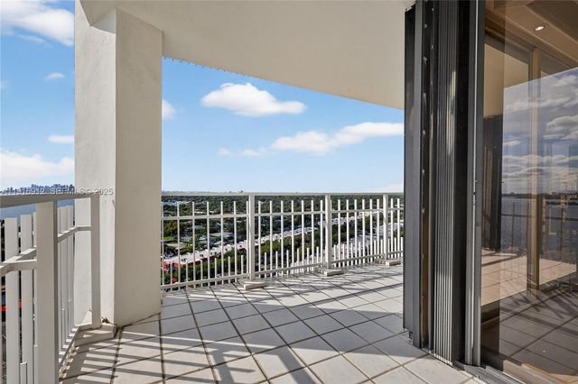 4000 Towerside Ter 1612, Miami, FL 33138