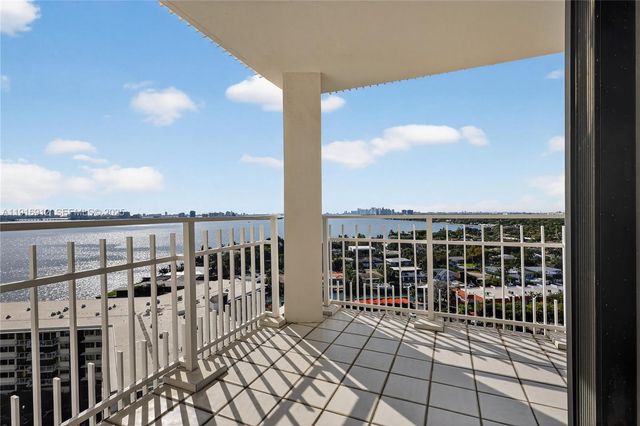 4000 Towerside Ter 1612, Miami, FL 33138