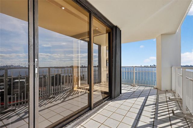 4000 Towerside Ter 1612, Miami, FL 33138