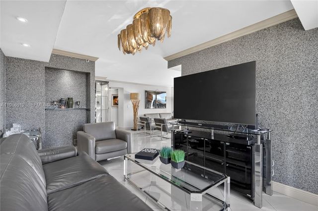 4000 Towerside Ter 1612, Miami, FL 33138