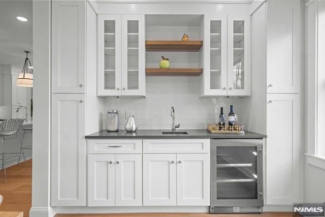 147 Central Avenue 19, Old Tappan, NJ 07675