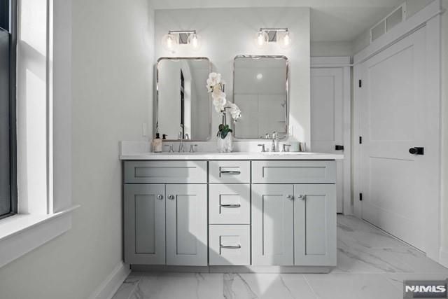 147 Central Avenue 19, Old Tappan, NJ 07675