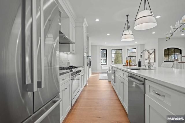 147 Central Avenue 19, Old Tappan, NJ 07675