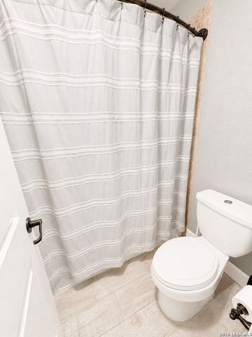 4518 Amos Pollard, San Antonio, TX 78253