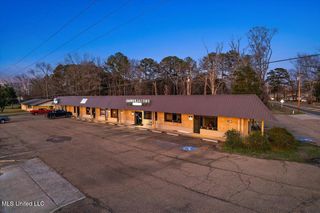 100 N Bierdeman Road, B, Pearl, MS 39208