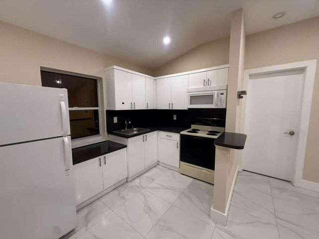 3373 SW 7th Street, Miami, FL 33135