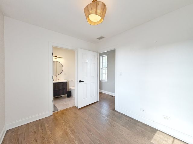 2427 W Grenshaw Street 2, Chicago, IL 60612