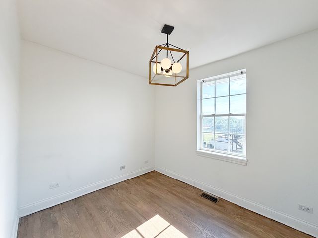 2427 W Grenshaw Street 2, Chicago, IL 60612