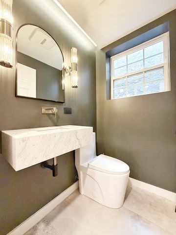 2427 W Grenshaw Street 2, Chicago, IL 60612