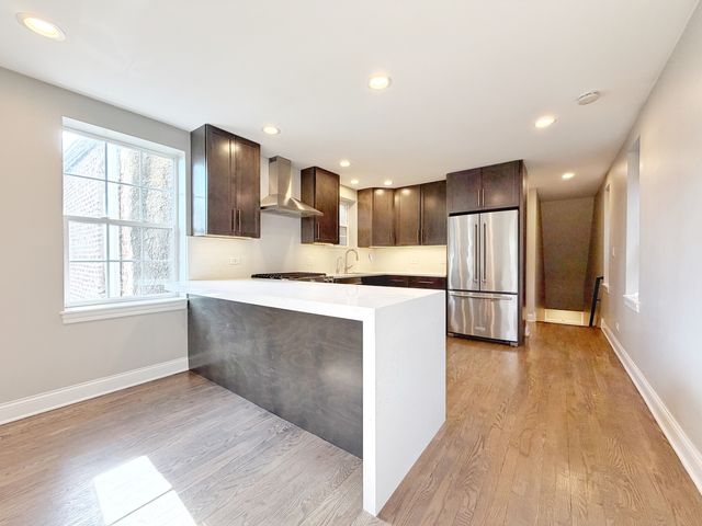 2427 W Grenshaw Street 2, Chicago, IL 60612