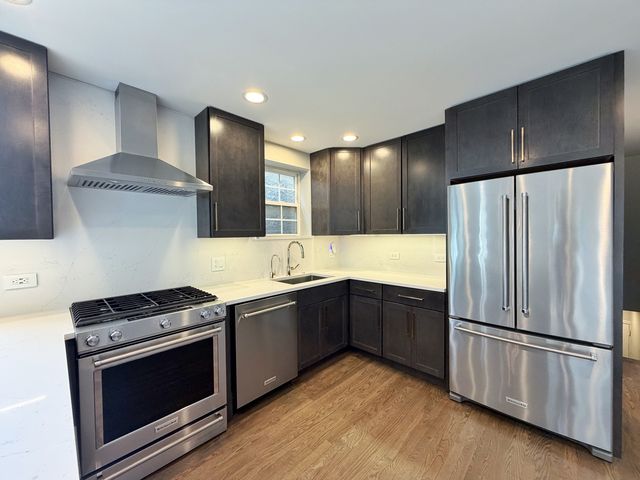 2427 W Grenshaw Street 2, Chicago, IL 60612