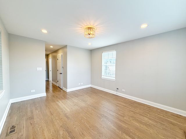 2427 W Grenshaw Street 2, Chicago, IL 60612