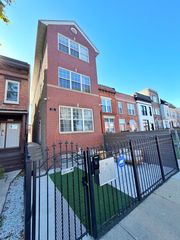 2427 W Grenshaw Street 2, Chicago, IL 60612