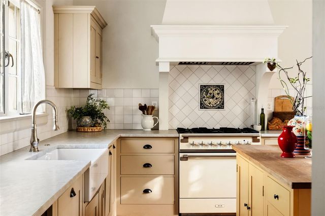 403 JASMINE WAY, Clearwater, FL 33756