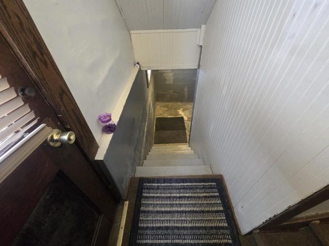 1035 Academy Street, Elroy, WI 53929