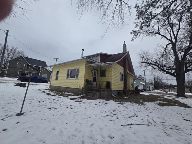 1035 Academy Street, Elroy, WI 53929