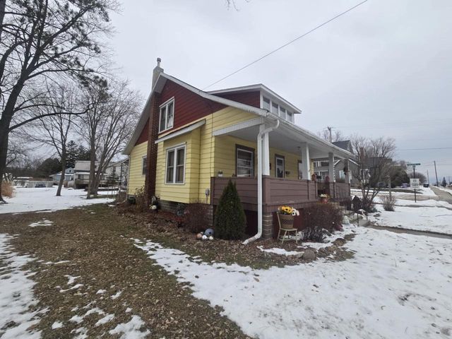 1035 Academy Street, Elroy, WI 53929