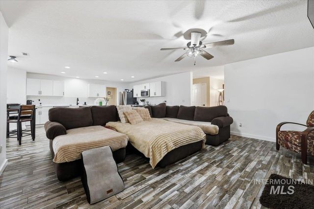 9165 W Alderberry Dr, Boise, ID 83709