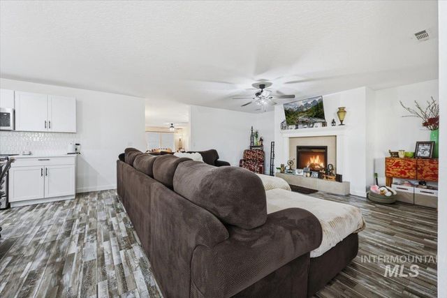 9165 W Alderberry Dr, Boise, ID 83709