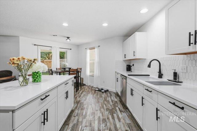 9165 W Alderberry Dr, Boise, ID 83709