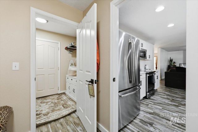 9165 W Alderberry Dr, Boise, ID 83709