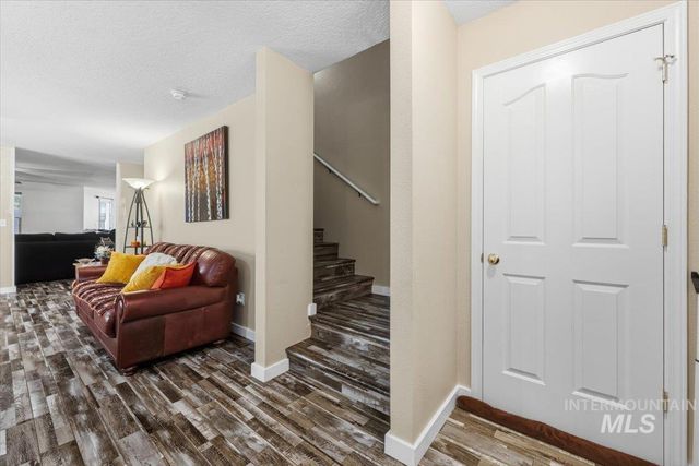 9165 W Alderberry Dr, Boise, ID 83709
