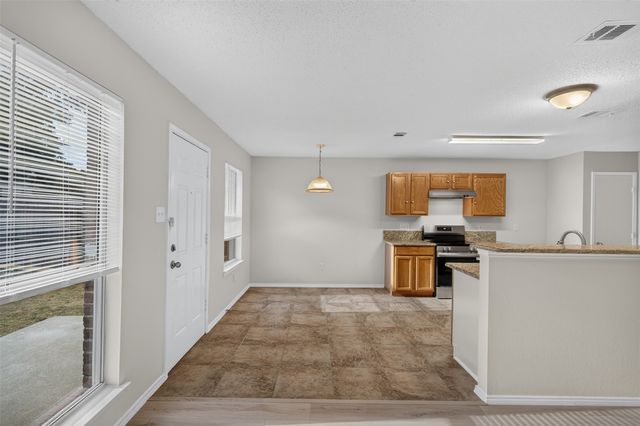 3312 Knoll Trail, Balch Springs, TX 75180