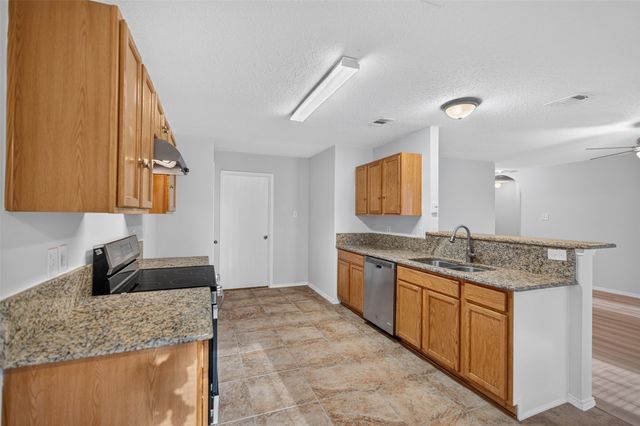 3312 Knoll Trail, Balch Springs, TX 75180
