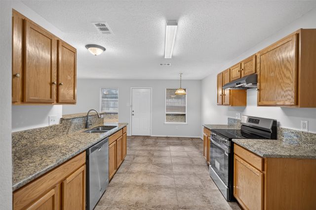 3312 Knoll Trail, Balch Springs, TX 75180