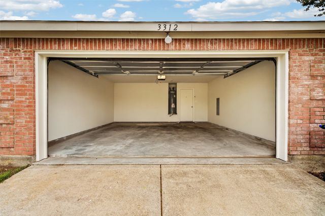 3312 Knoll Trail, Balch Springs, TX 75180