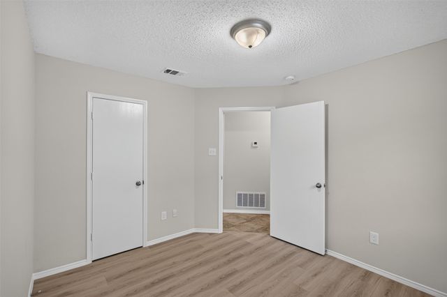 3312 Knoll Trail, Balch Springs, TX 75180