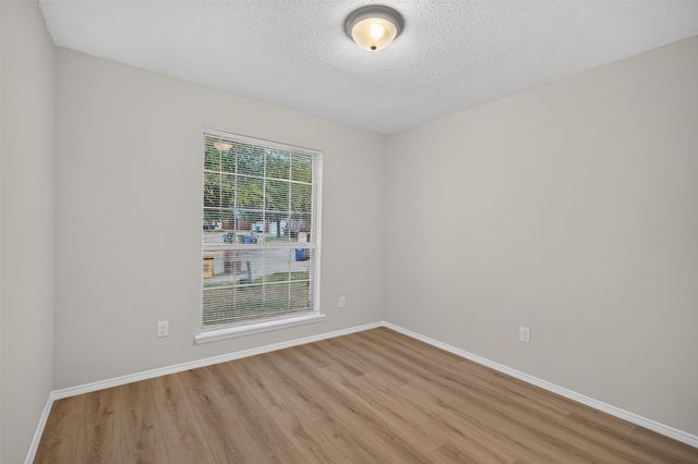 3312 Knoll Trail, Balch Springs, TX 75180