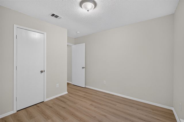 3312 Knoll Trail, Balch Springs, TX 75180