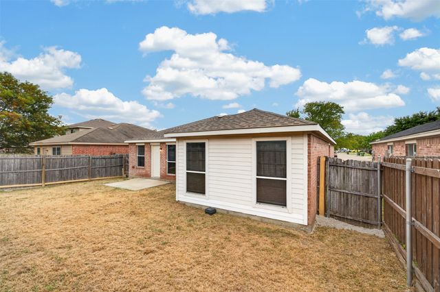 3312 Knoll Trail, Balch Springs, TX 75180