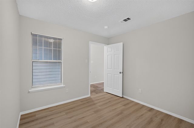 3312 Knoll Trail, Balch Springs, TX 75180